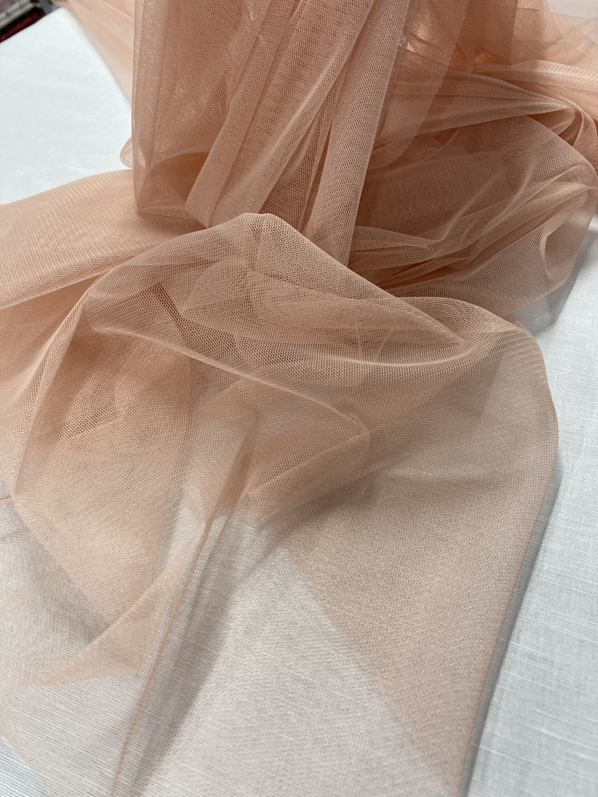 Tul Suave Caído Salmon Oscuro