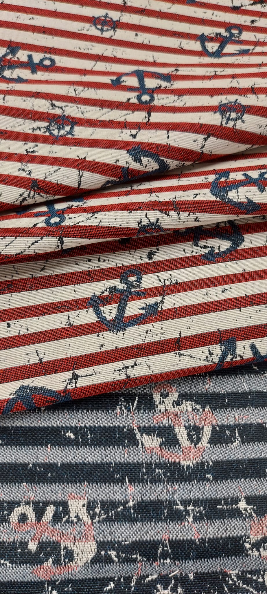 Gobelino anclas rayas rojas