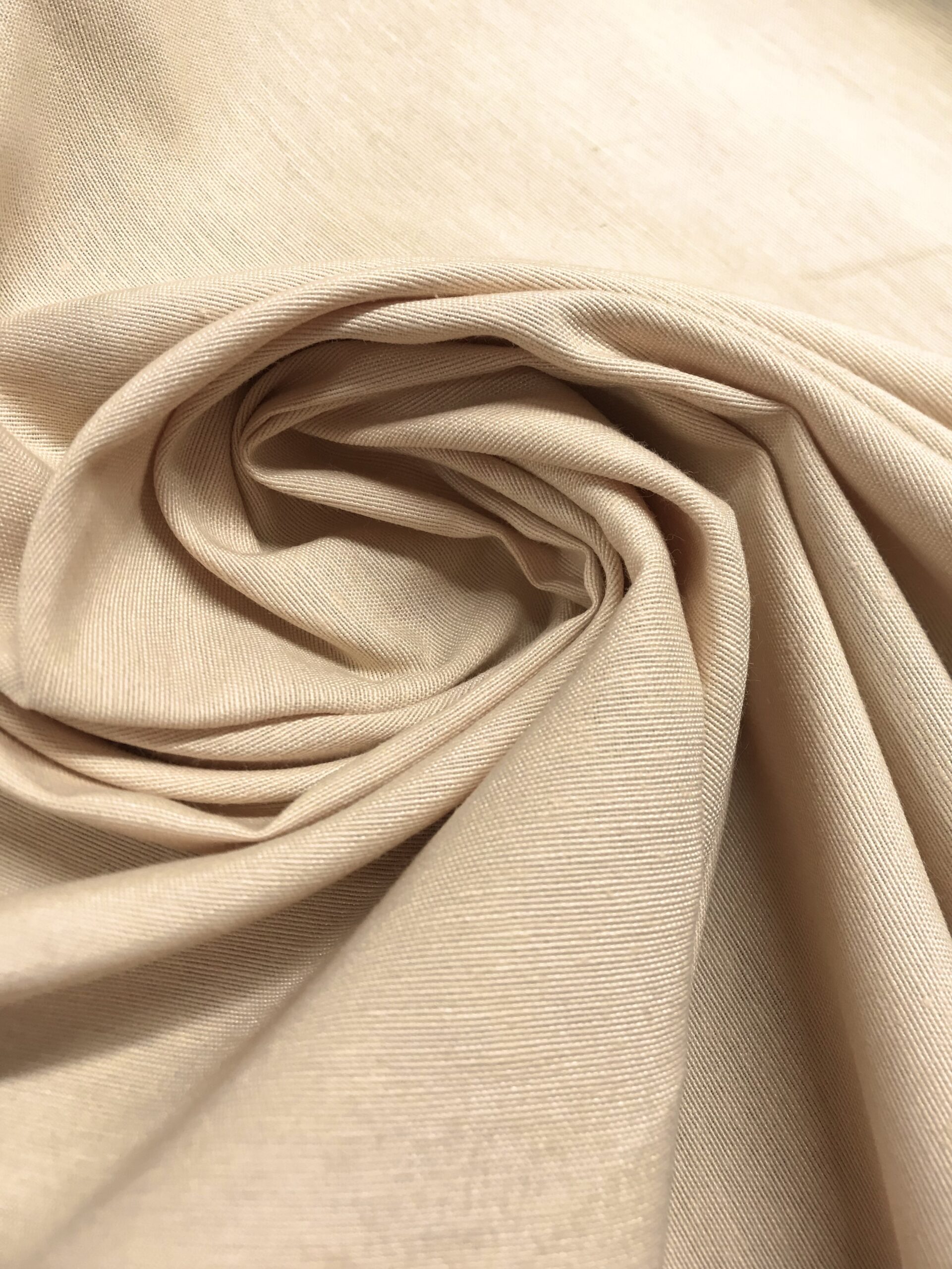 Loneta lisa tintada crema