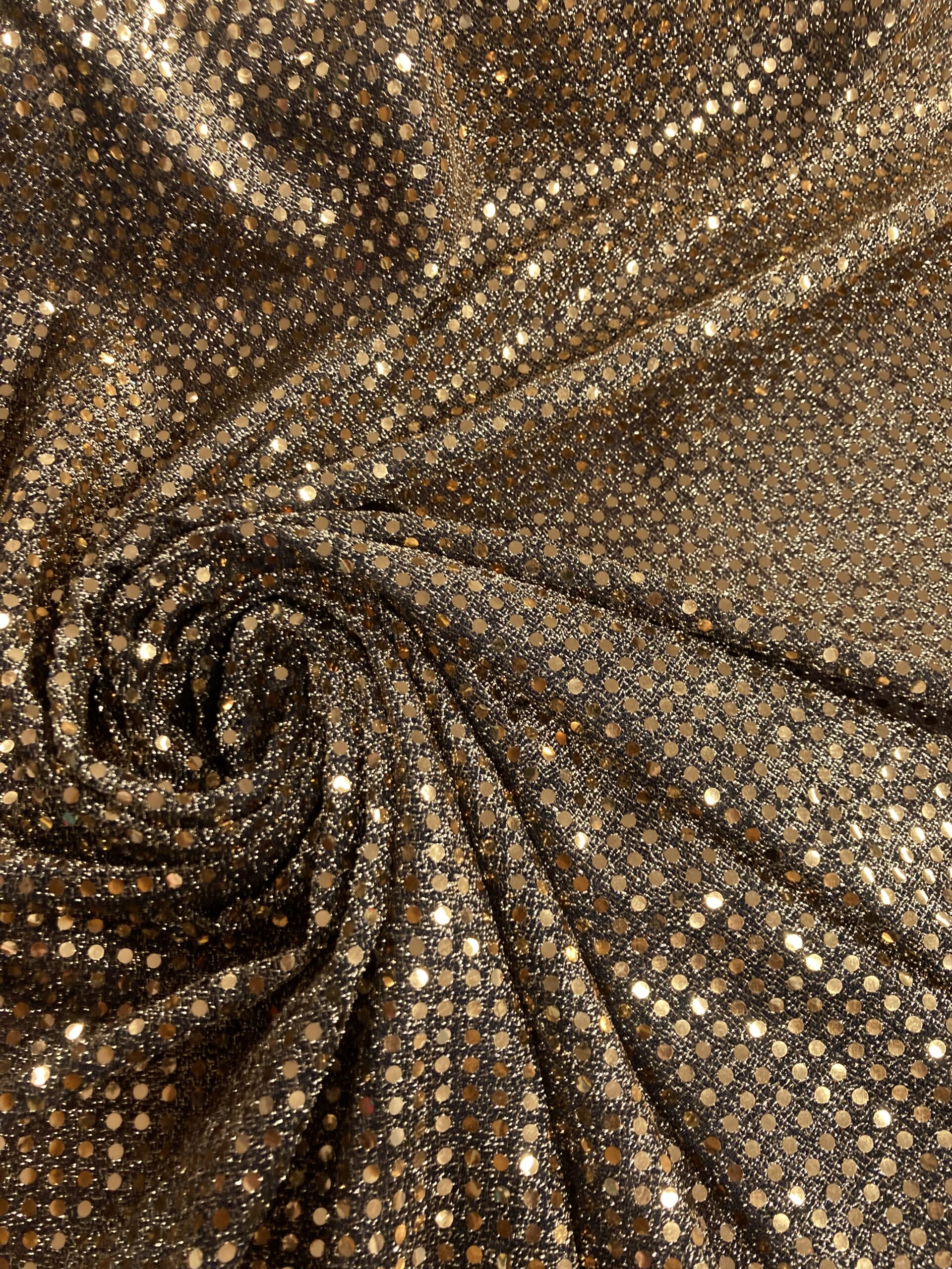 Lamé falsa lentejuela oro f. negro/oro