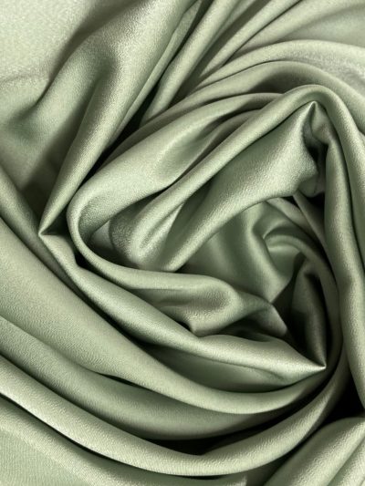 Raso Fluido verde mint empolvado