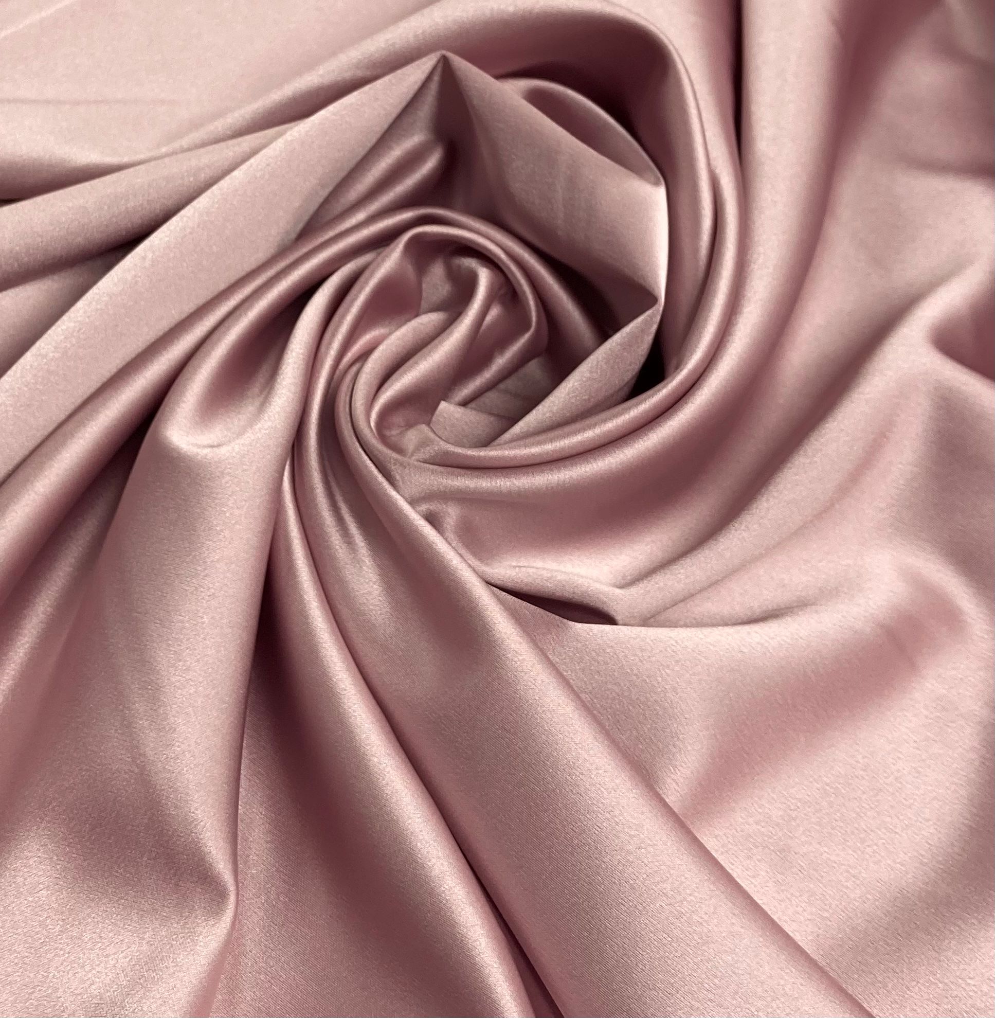 crepe saten venus maquillaje empolvado