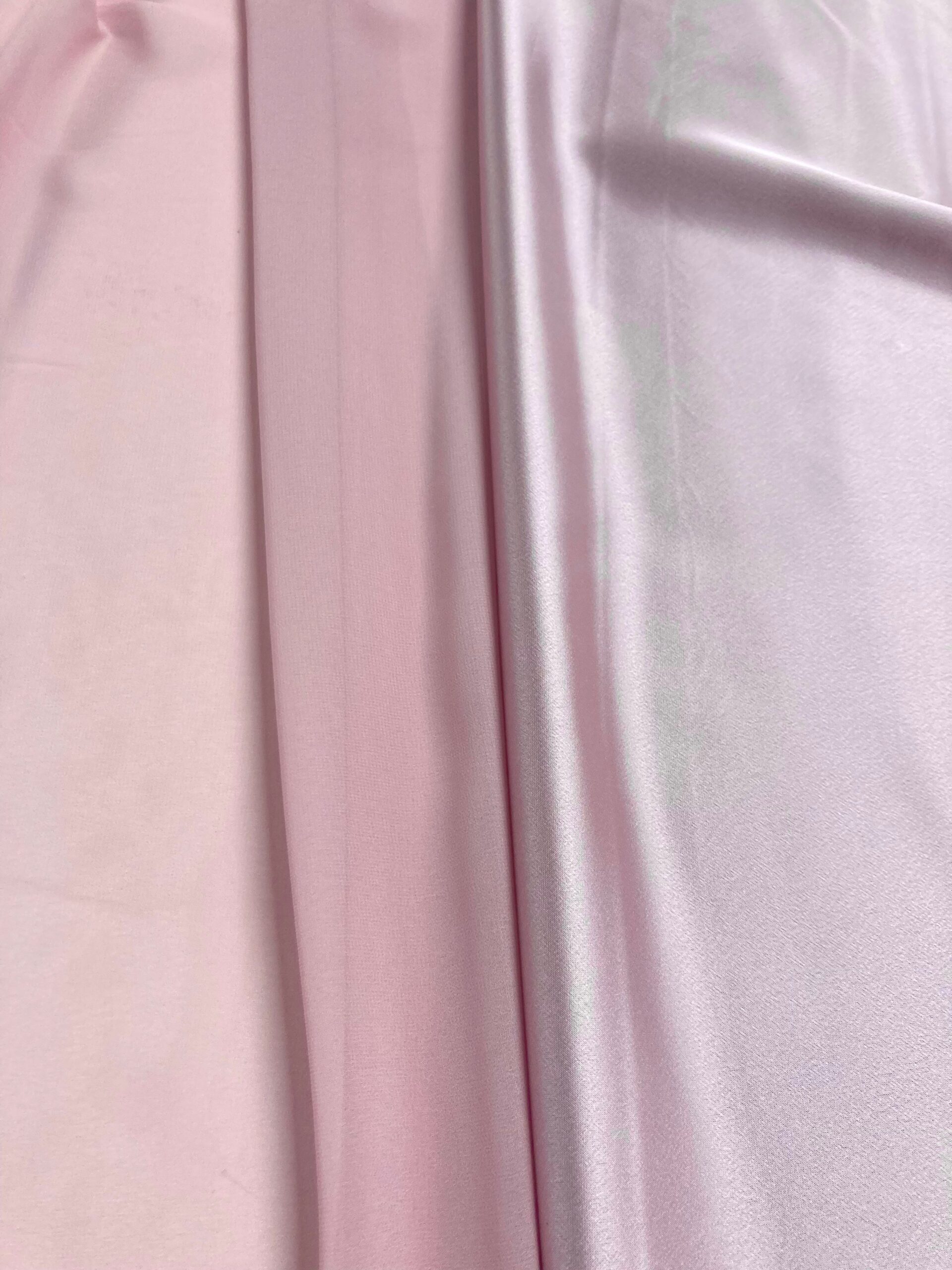 crepe saten venus maquillaje empolvado