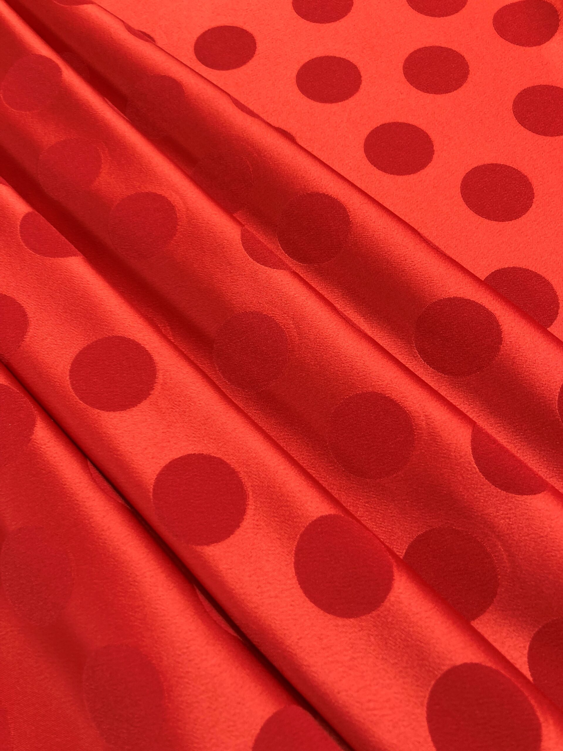 Jacquard lunar rojo