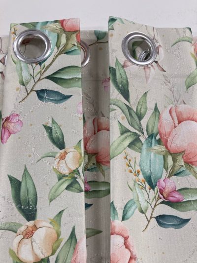 Cortina confeccionada Zintra...