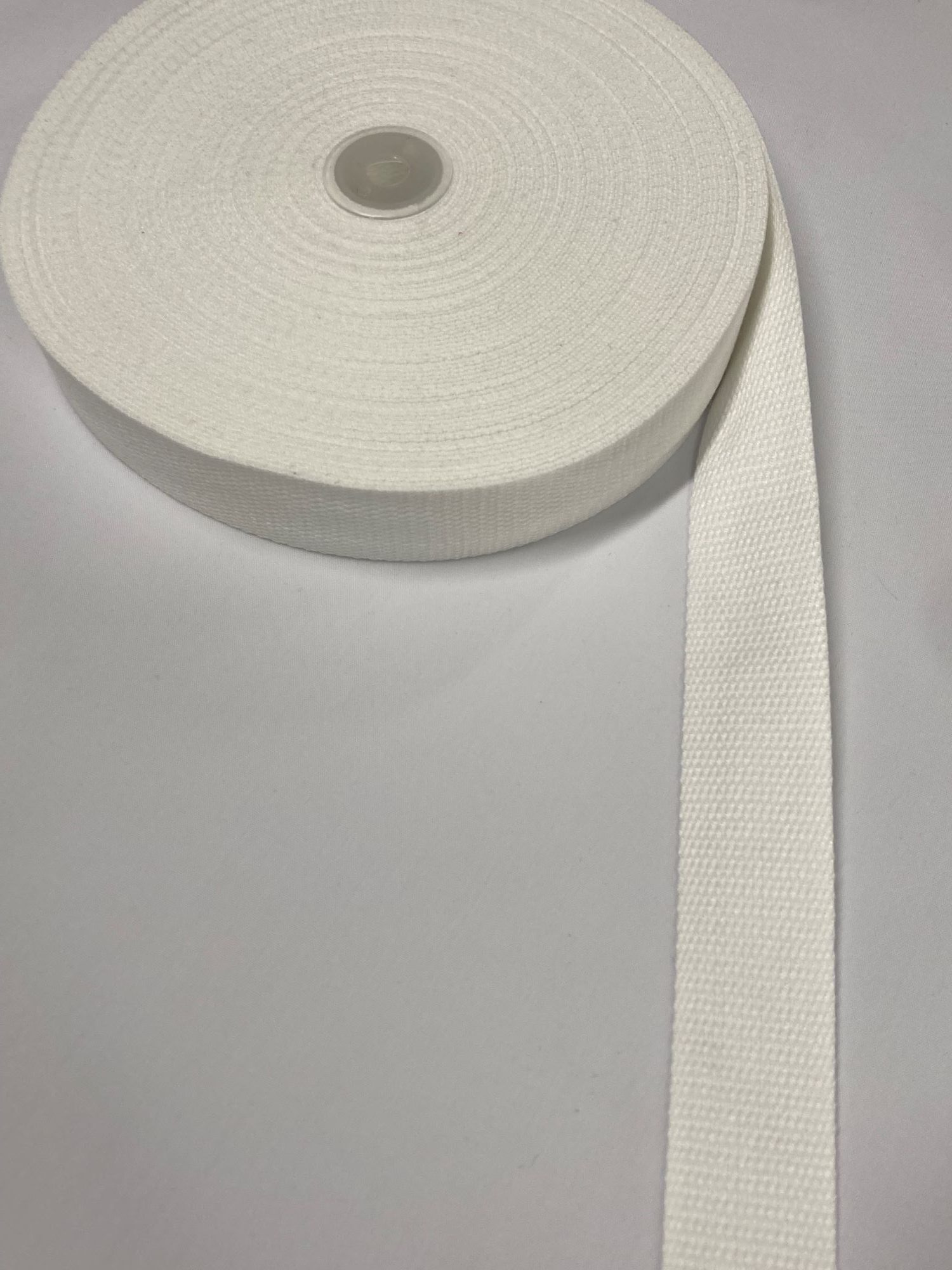 Cinta mochila poliéster blanca.