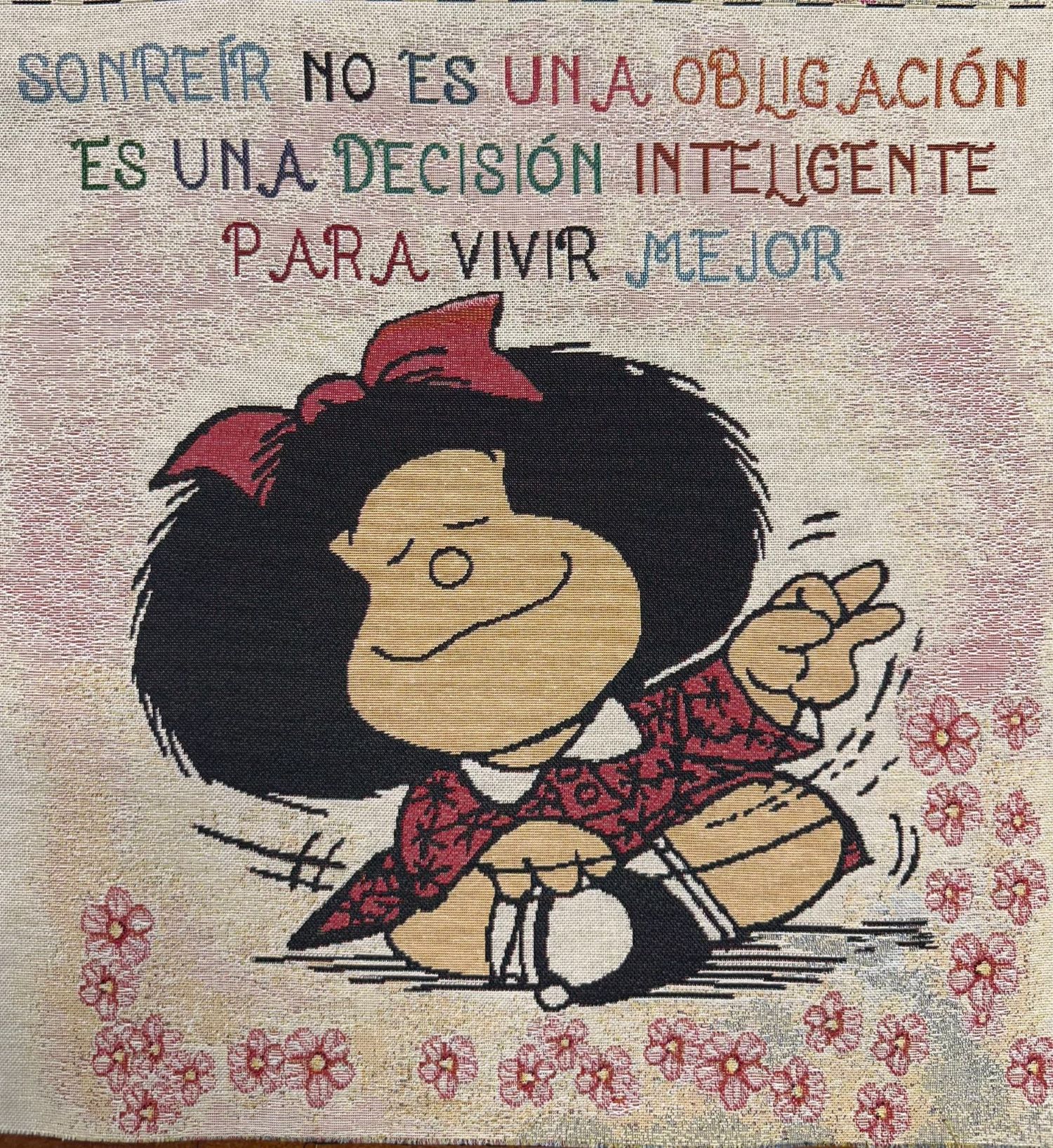 Panel gobelino Mafalda feliz