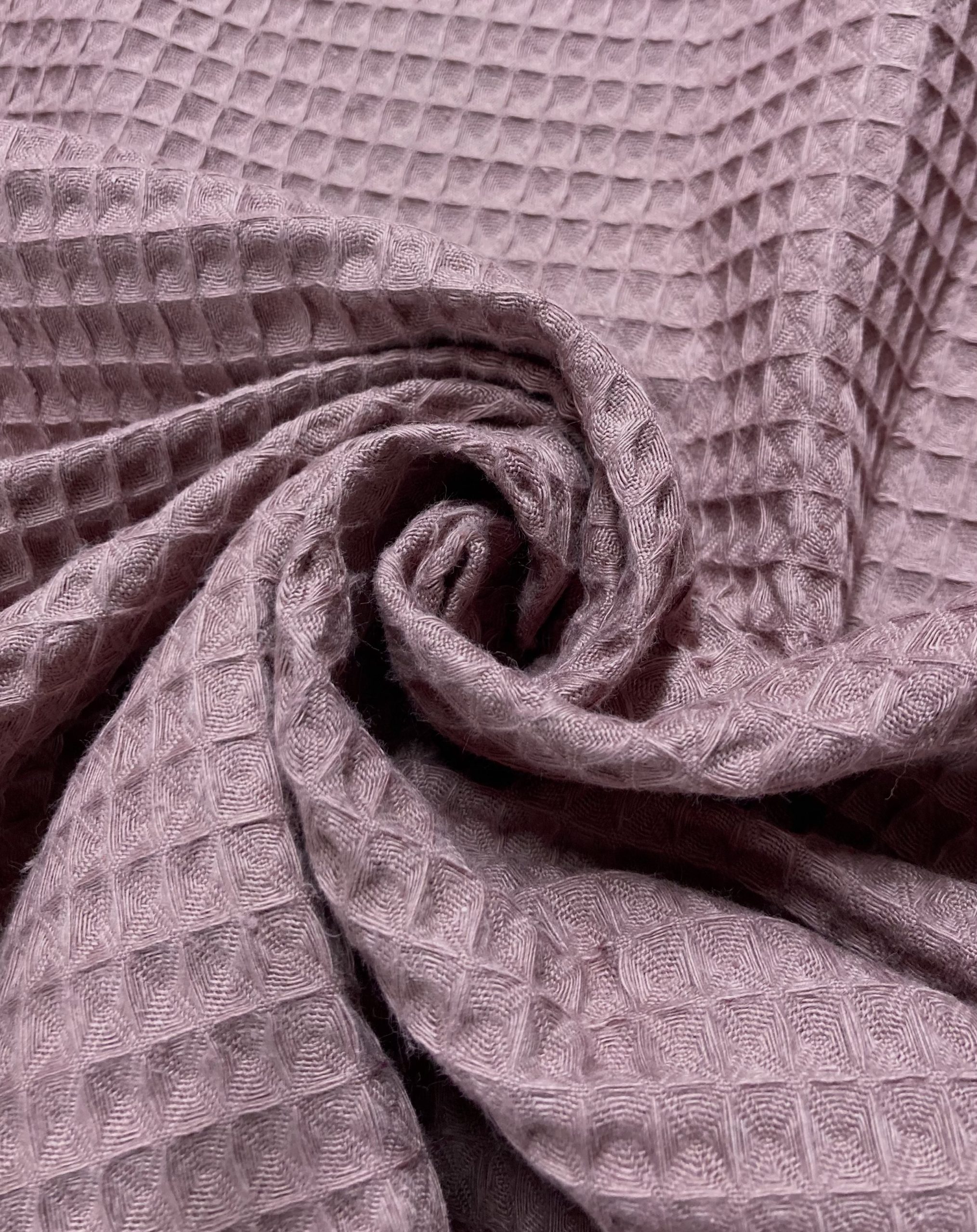 Waffle ciruela empolvado