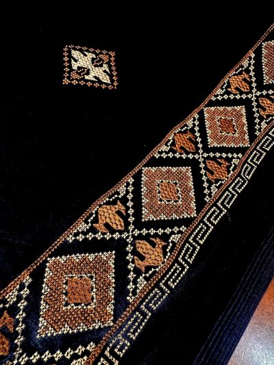 Terciopelo bordado Época negro