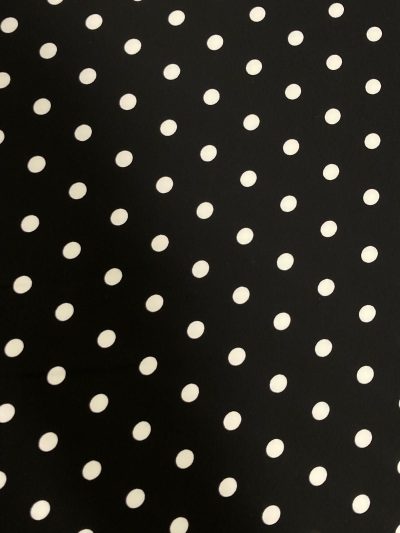 Abril Negro/blanco pequeño