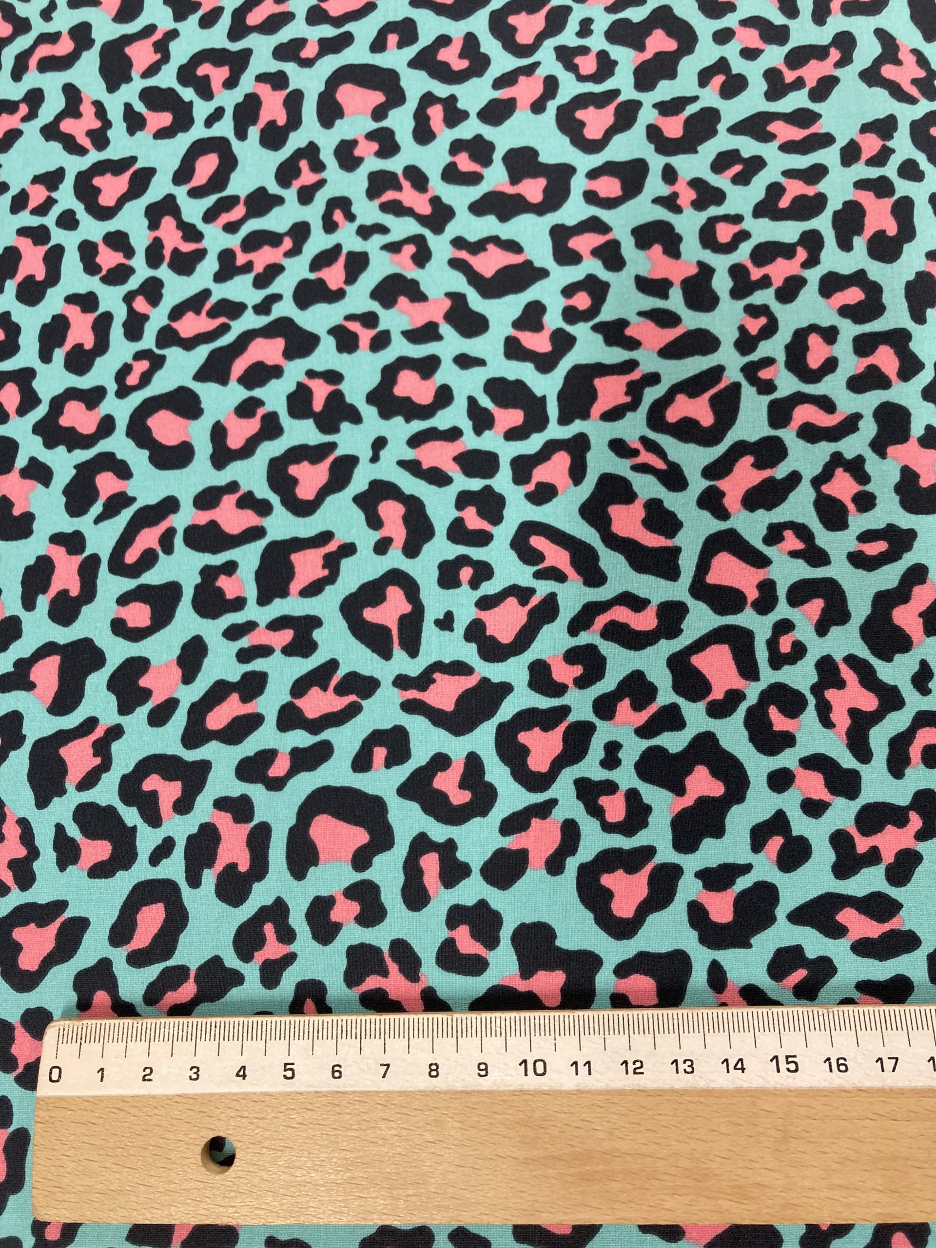 Algodón leopardo agua