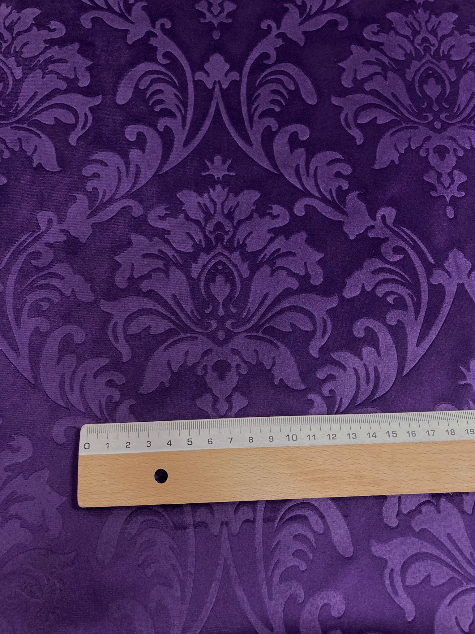 Terciopelo gofrado morado