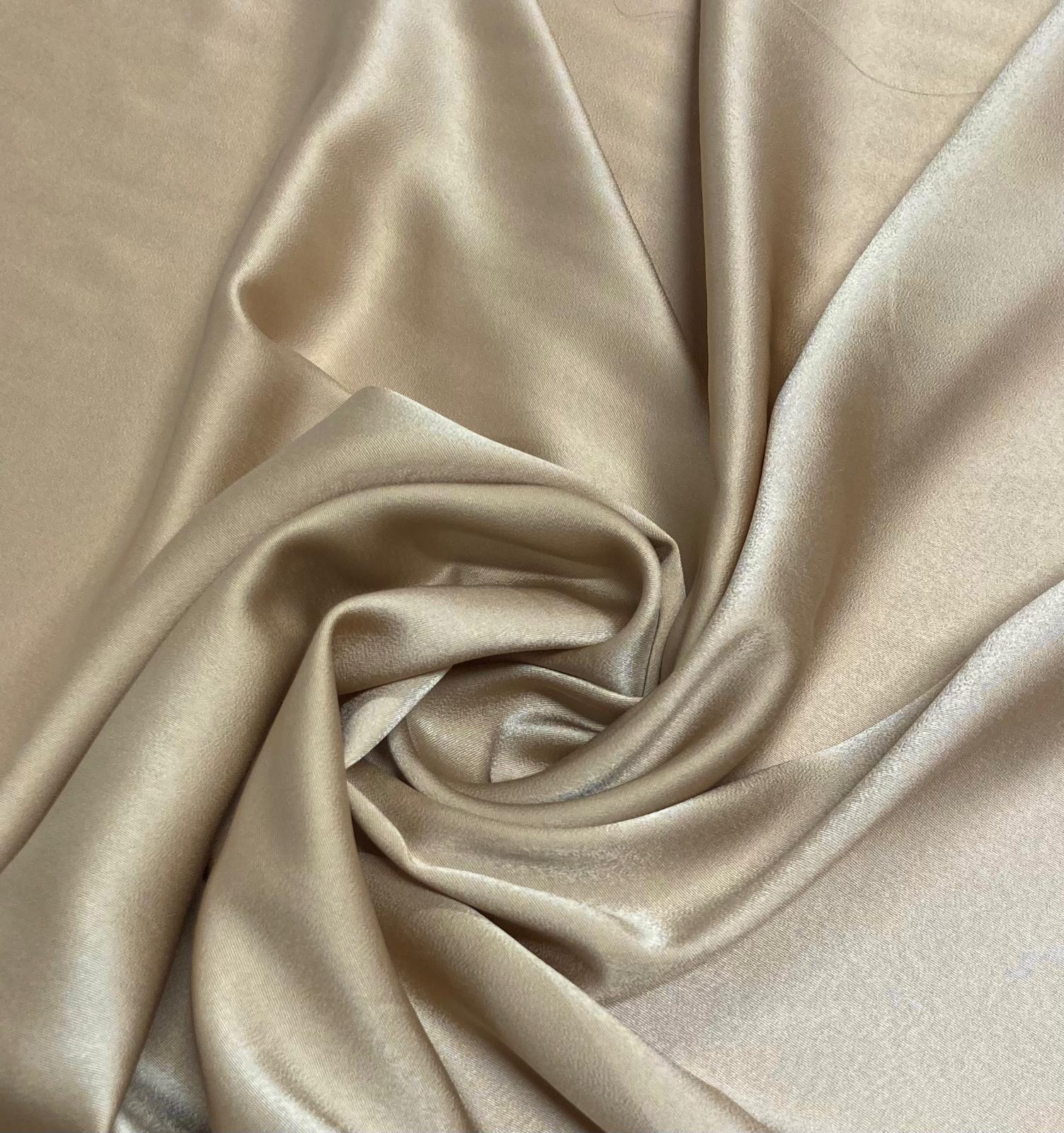 Crepe Satén corinto camel claro