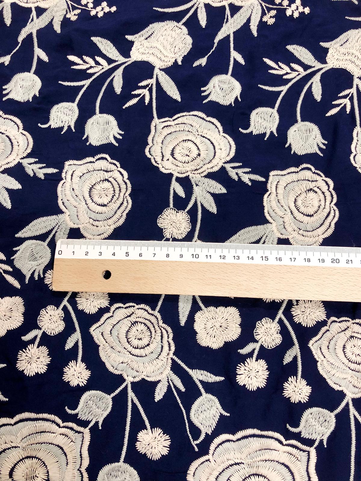 Viscosa Bordada Alhambra azul - Imagen 3