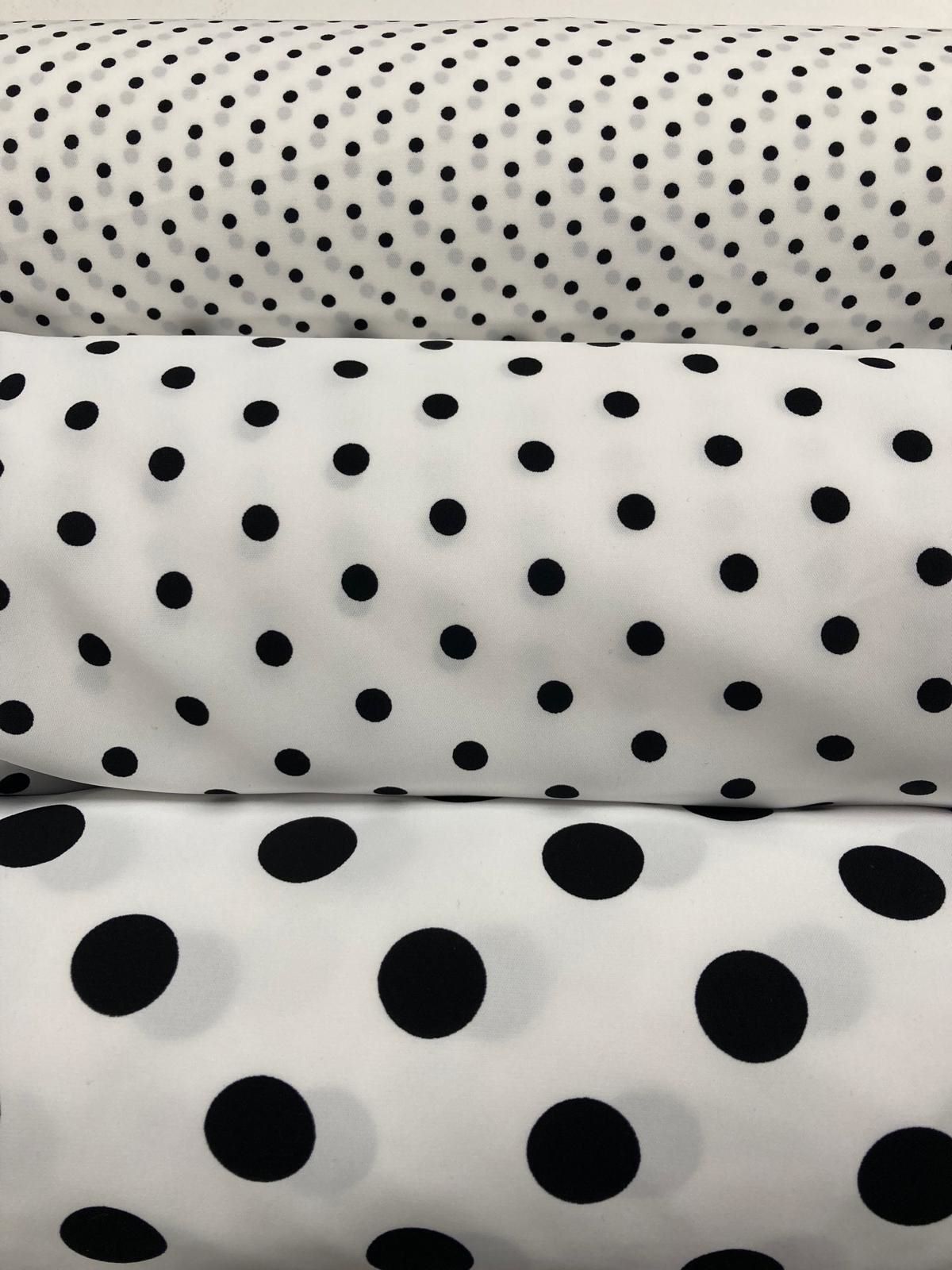 Abril lunar negro grande